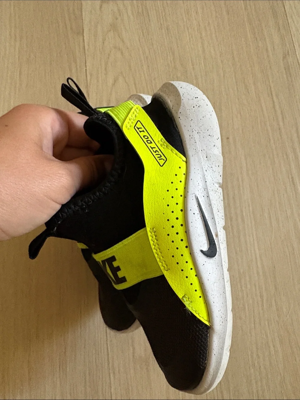 Nike slip kids